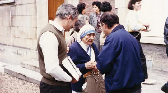 Mother Teresa with Fr Paul Chetcuti at one of the Co-Workers events